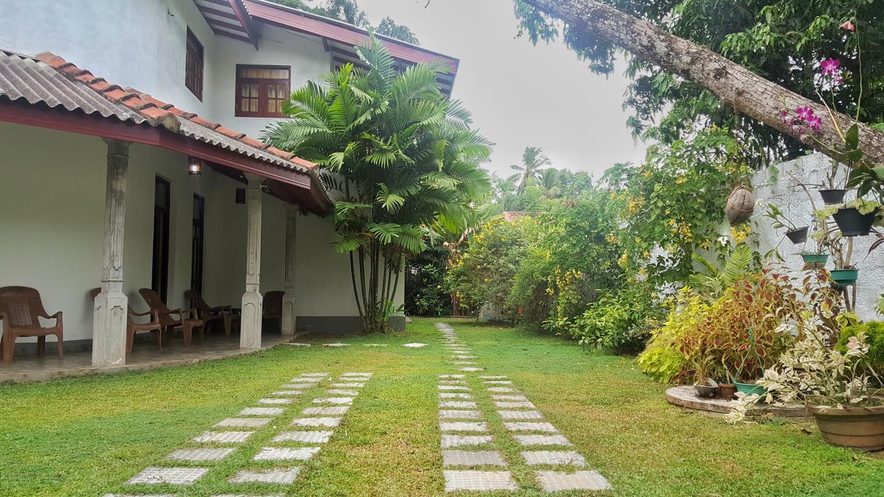 Villa Happy Home Bentota Exterior photo